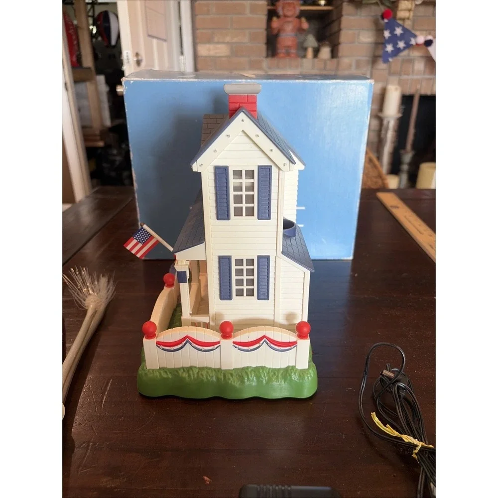 Avon Patriotic Lighted Fiber Optic House 4th Of July Fireworks 2003 With Box E6